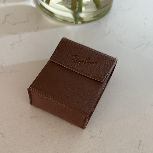 Ray-Ban Foldable Chocolate Leather Key Holder - Picture 1 of 5